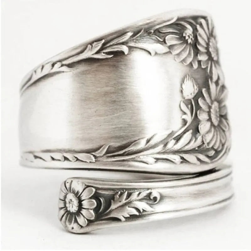 Fashion retro flower shaped copper ring with little daisy motif, adjustable opening, colour options