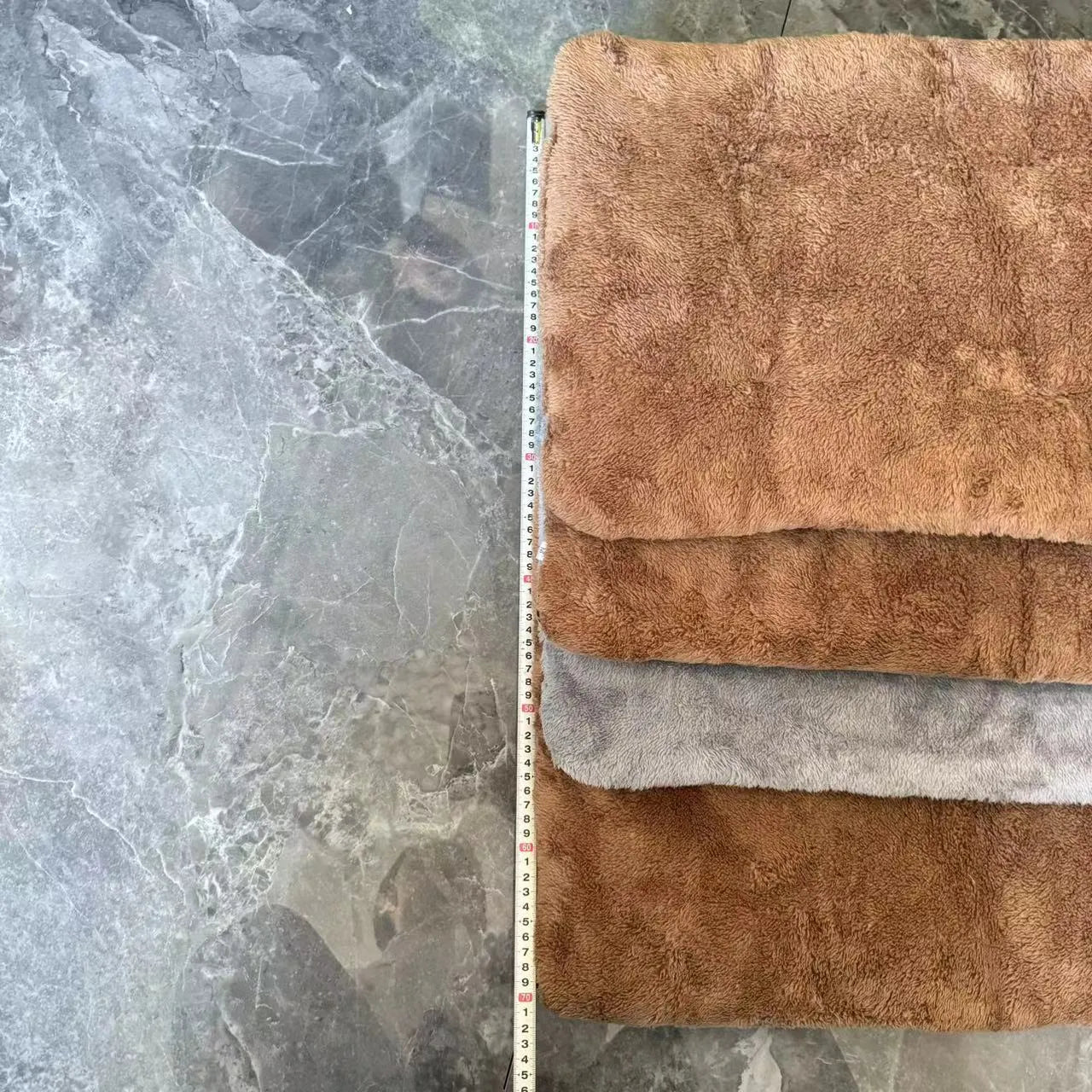 Self-heating thickened pet blanket for dogs in khaki colour, made from Bejirog material