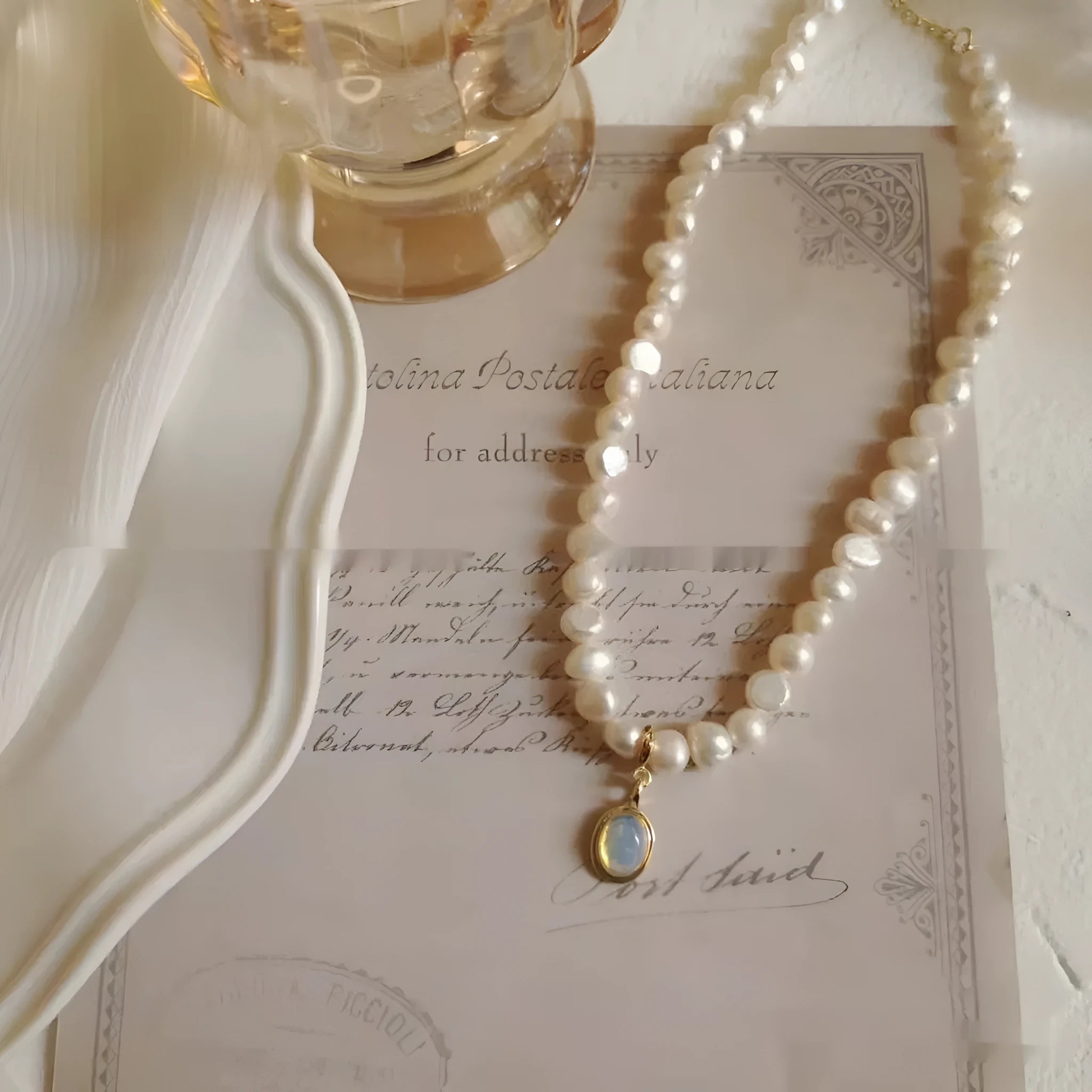 French Court vintage pearl necklace with adjustable length and electroplated alloy construction