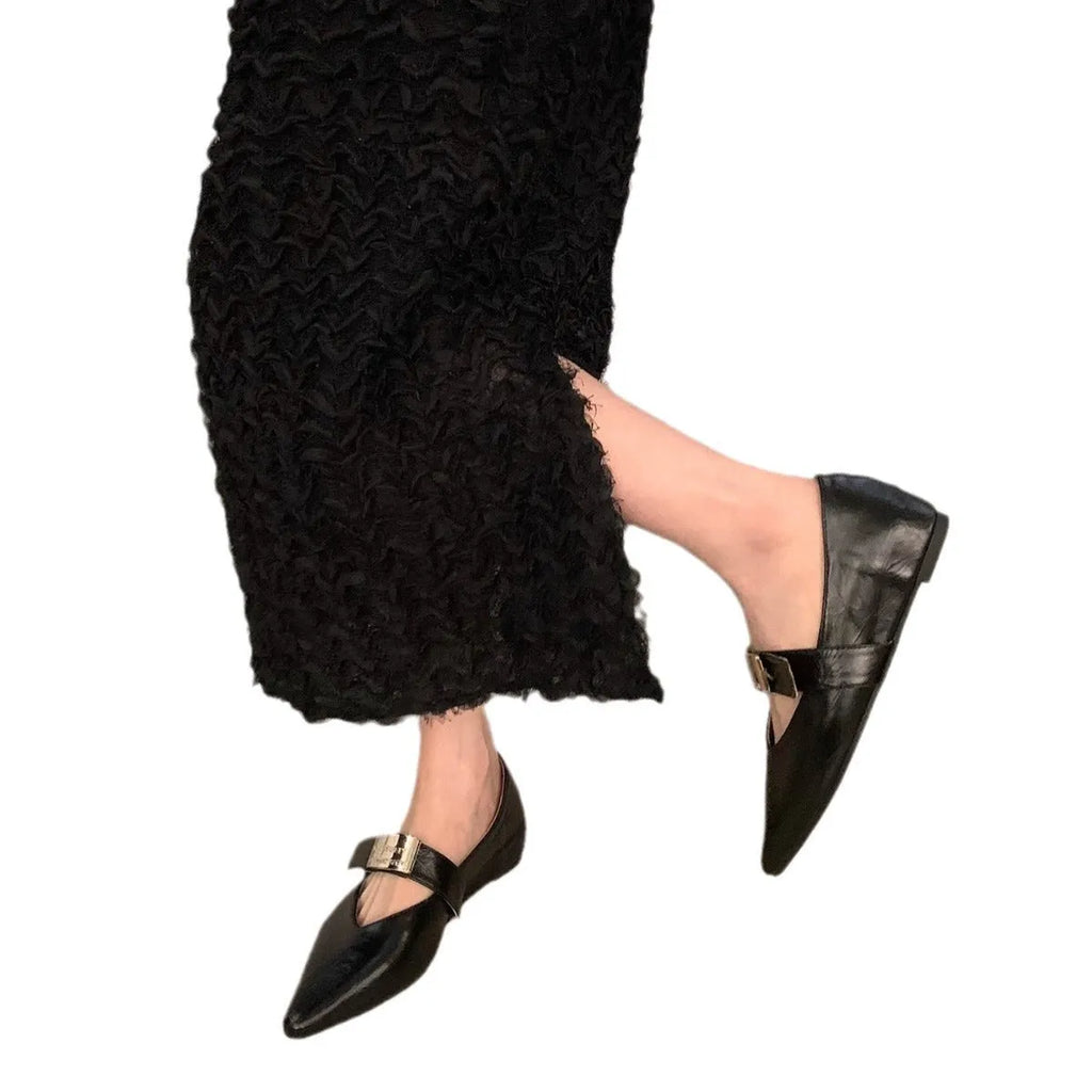 Women's silver Mary Jane shoes with pointed toe and buckle fastening in black or wine red