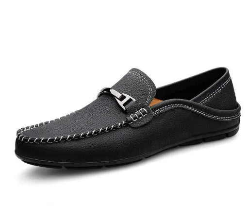 Breathable soft bottom slip-on casual shoes in solid colour with two-layer cowhide upper and rubber sole