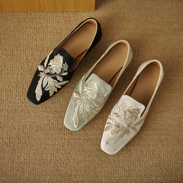 Women's embroidery low-cut flat pumps in retro style with cloth upper and pigskin lining