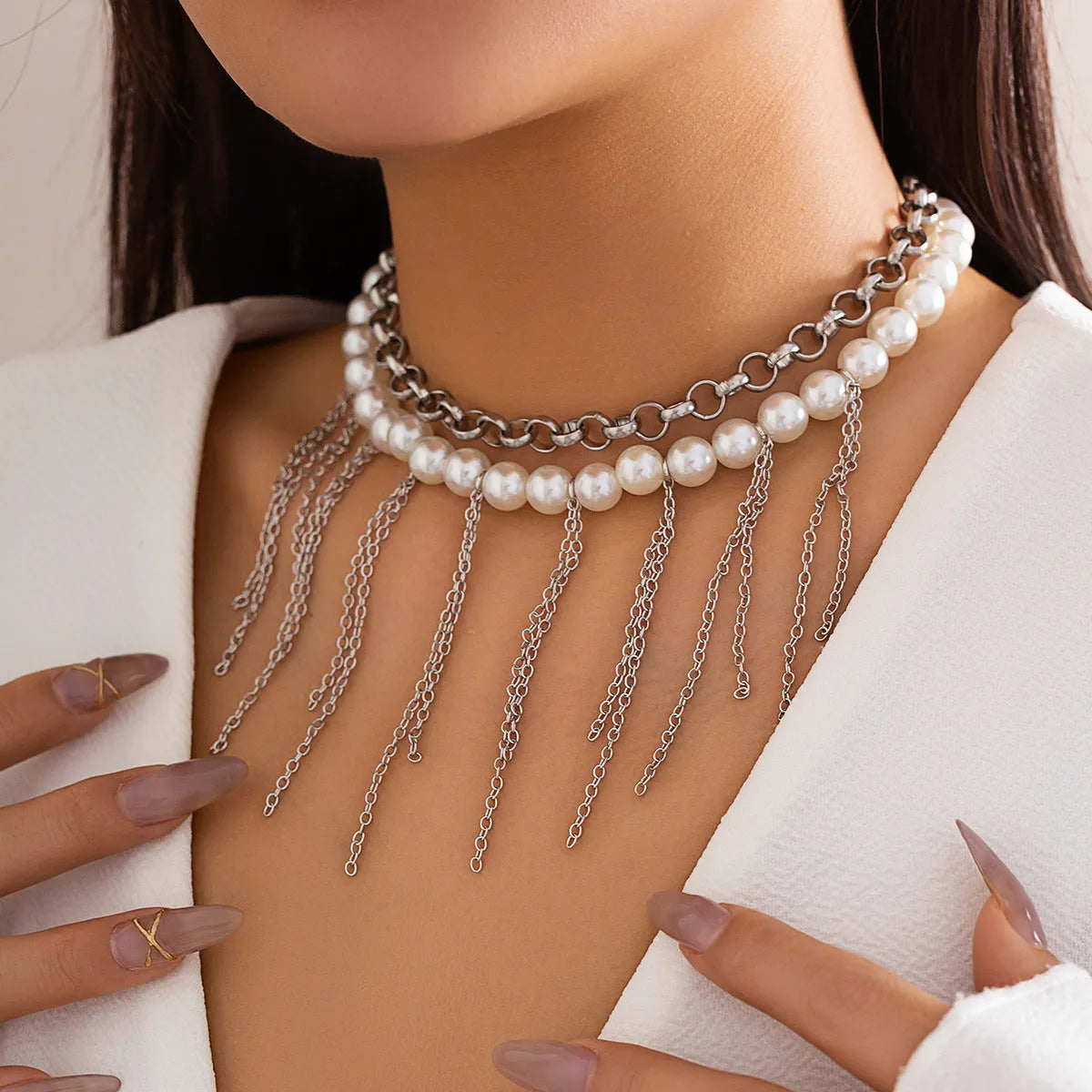 Women's double-layer retro necklace with white K electroplated finish, iron pendant, and imitation pearl tassel design
