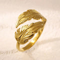 Adjustable feather ring in titanium steel with electroplated silver or gold finish